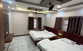 Shree Trilokeshwar Guest House